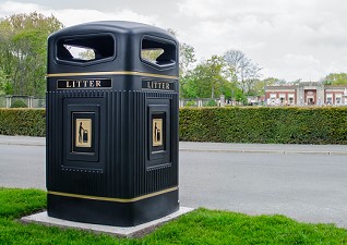 Glasdon Jubilee™ 240-Litre Wheelie Bin Housing in Black