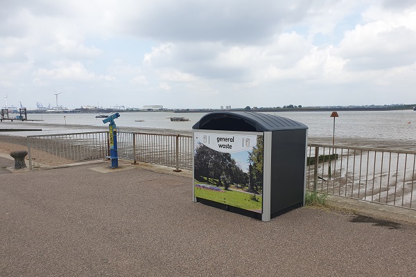 A Modus general waste container on the promenade in Gravesham