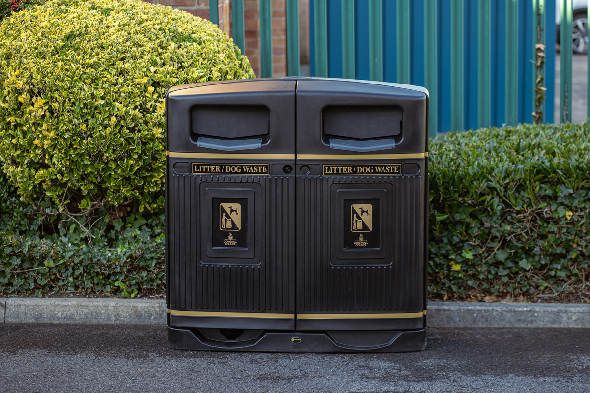 Glasdon Jubilee™ Duo 220 Litter Bin with personalised front graphics