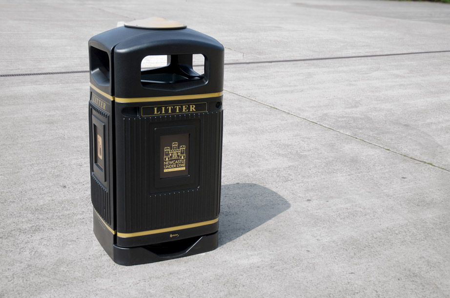 Glasdon Jubilee™ 110 Litter Bin with personalised front graphic