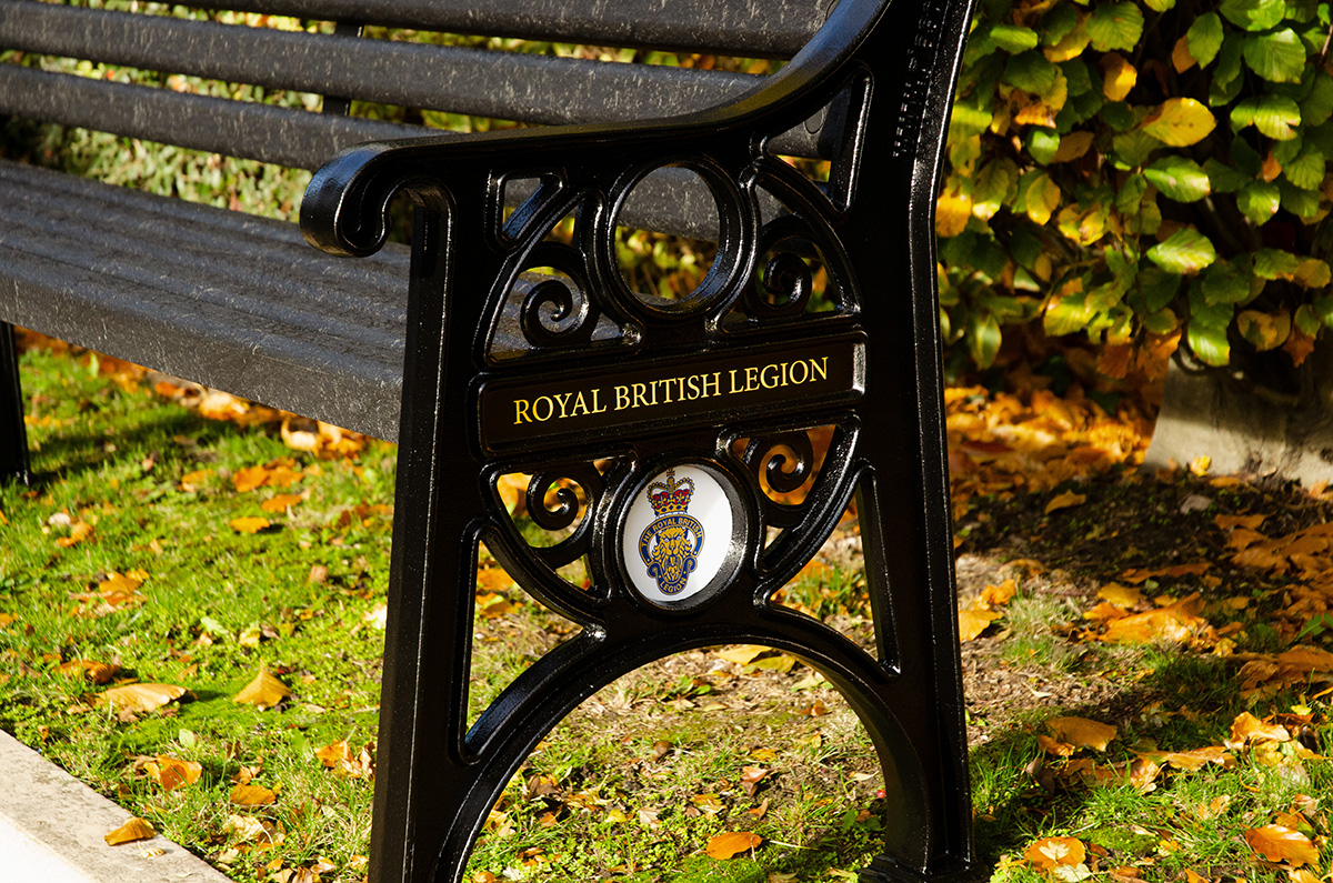Lowther™ Seat with personalised circular plaque  and lettering