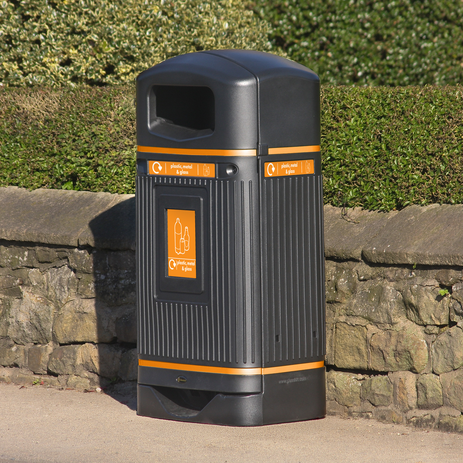 Streamline Jubilee™ Plastic, Metal & Glass